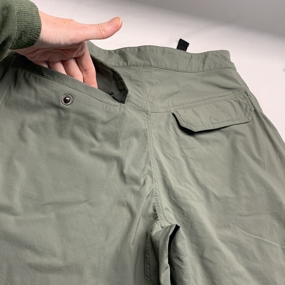 MEC Cargo Capris with Adjustable Waist Colour Army Green Size 8 - Picture 12 of 16